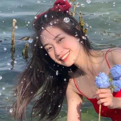 真人女生微信头像霸气时尚图片