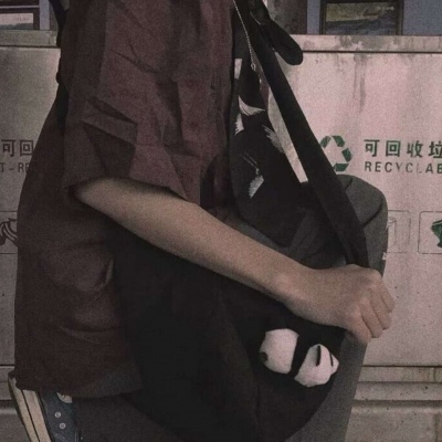 微信真人不明显高级情头一男一女图片