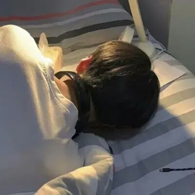微信帅气ins风高级头像男生图片