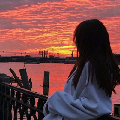 唯美落日余晖头像女生背影侧脸图片