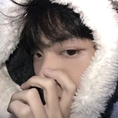 微信真人不明显高级情头一男一女图片