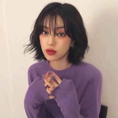 女生清新成熟稳重风格的头像