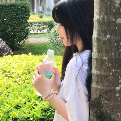 微信真人小众女生头像个性高清图片