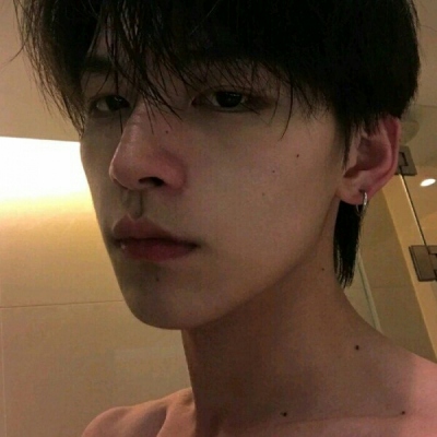 qq头像男生冷酷真人帅高清图片