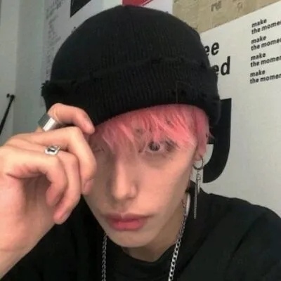 微信真人高级感港风小众男头图片