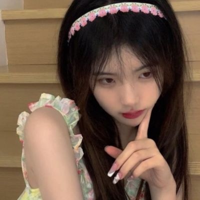 高清女生酷酷的头像真人微信图片