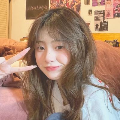 微信女生头像个性简约干净清新真人图片