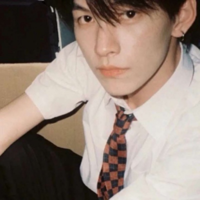 微信真人高级感港风小众男头图片