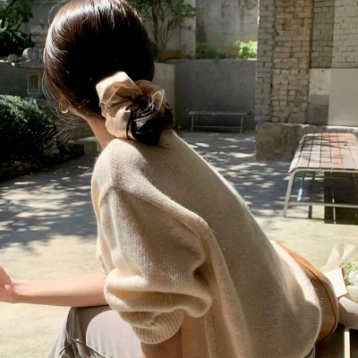 微信真人酷酷拽拽的女生头像图片