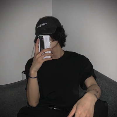 微信帅气冷酷成熟男头图片