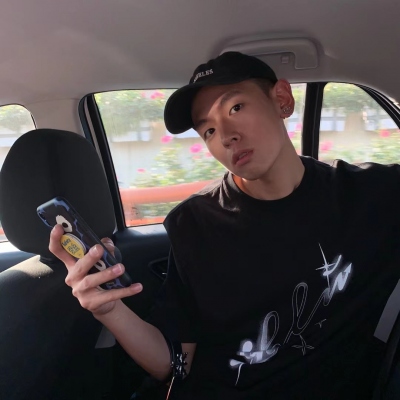 微信帅气冷酷成熟男头图片