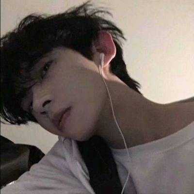 qq头像男生冷酷真人帅高清图片