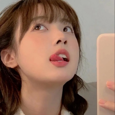 超高质量的真人甜系女头图片