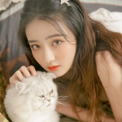 超高质量的真人甜系女头图片