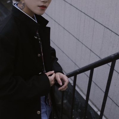 高清帅气西装禁欲系男生头像图片