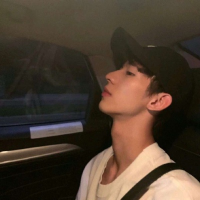 微信真人高级感港风小众男头图片