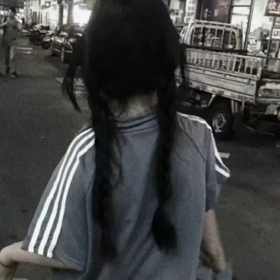 高清女生酷酷的头像真人微信图片