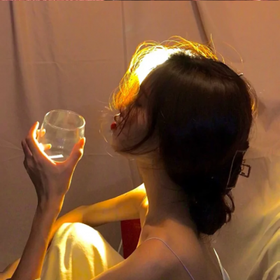 微信头像真人女冷酷霸气图片