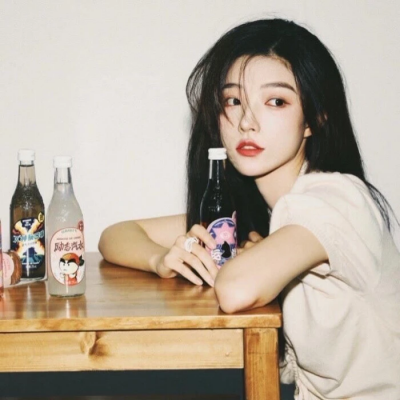 微信意境女生复古头像年代感高清图片