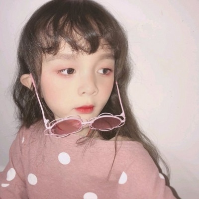 超火女生头像萌娃