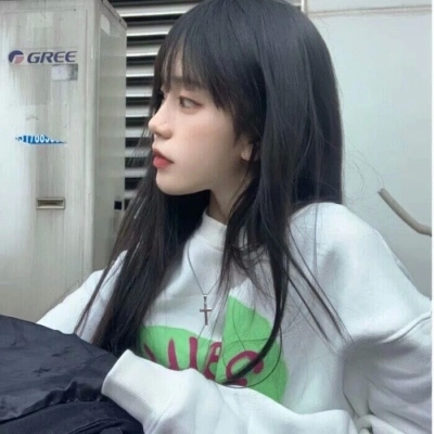 高清女生酷酷的头像真人微信图片