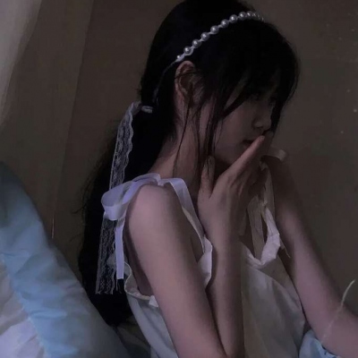 真人丧系御姐头像