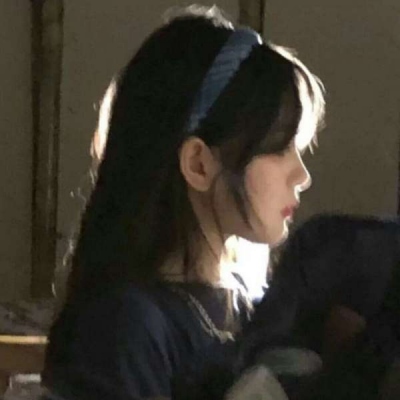 真人丧系御姐头像