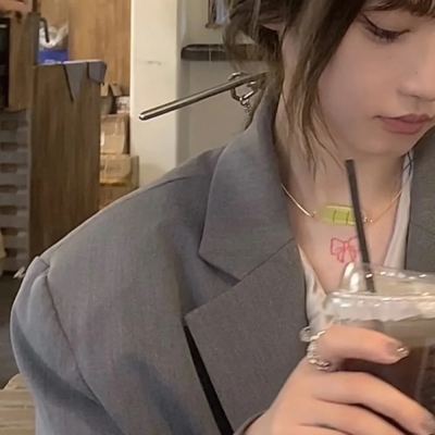 少女一点的头像女生真人高清图片