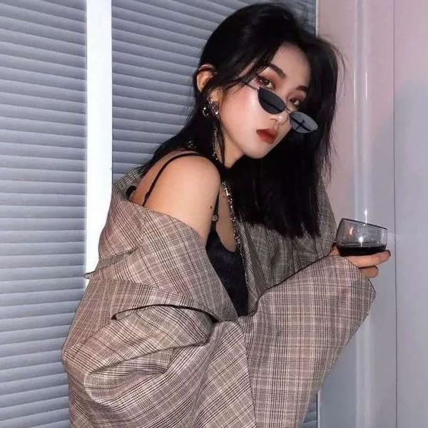帅气撩人高冷女生头像