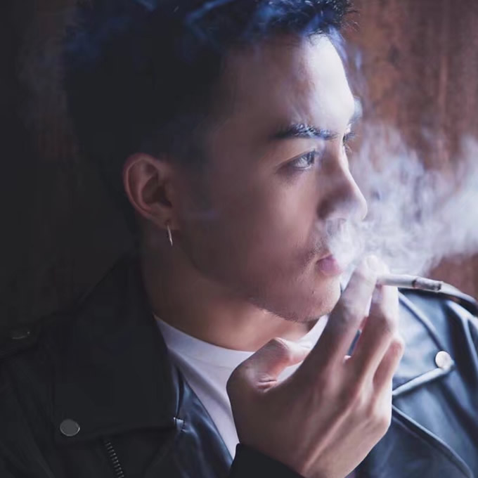 成熟男生头像稳重