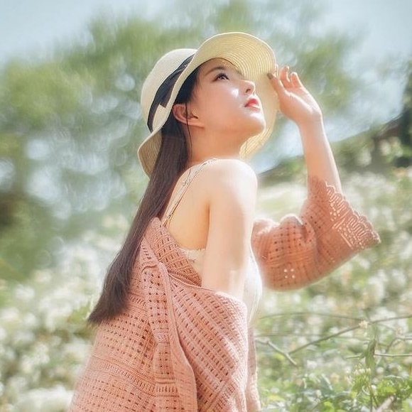清新文艺唯美图片女生头像