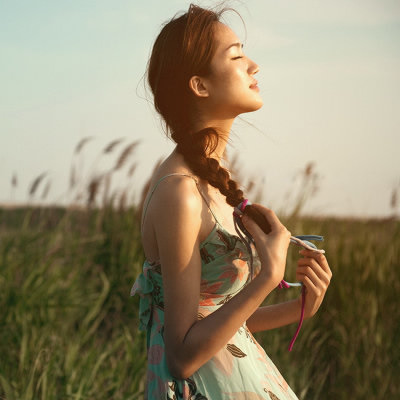 温柔干净且惊艳的头像女