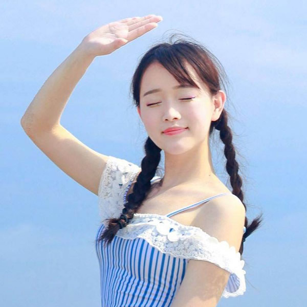 2025最火女生头像图片