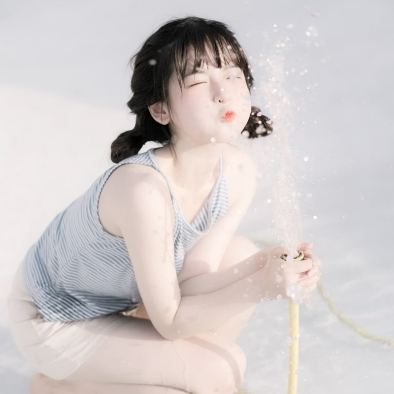 2025甜美女人微信头像图片
