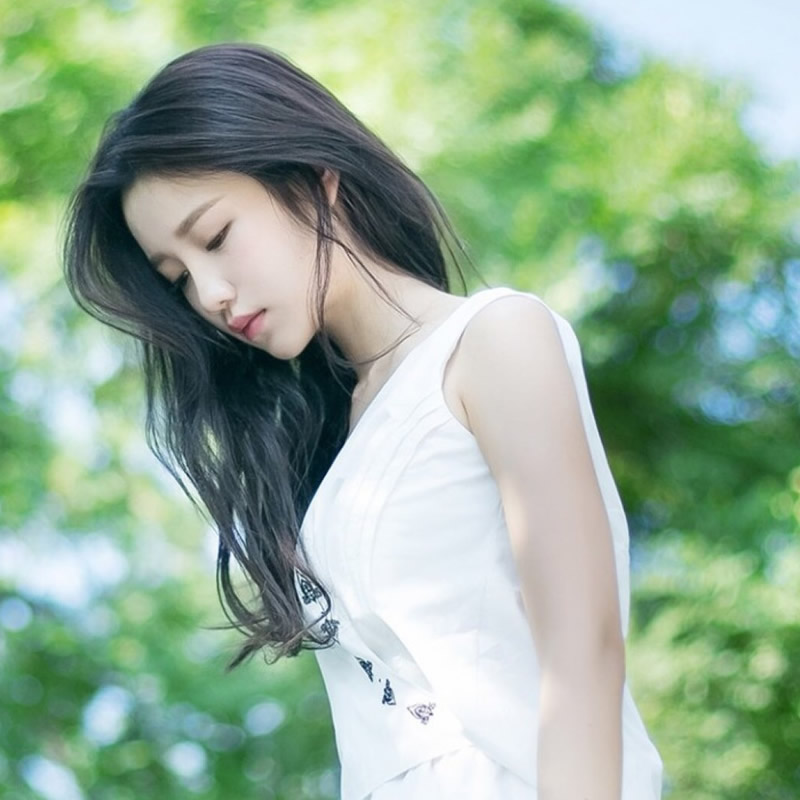 温柔干净且惊艳的头像女