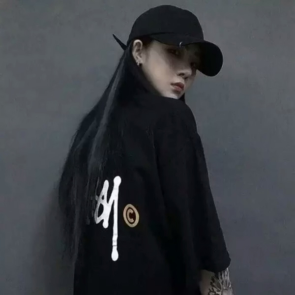 帅气撩人高冷女生头像