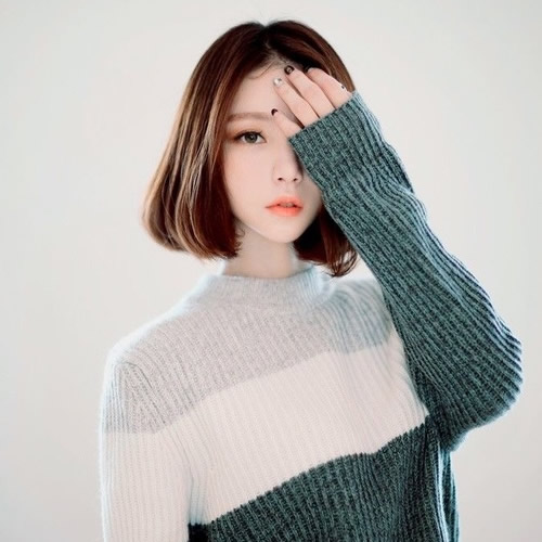 2025最火女生头像图片