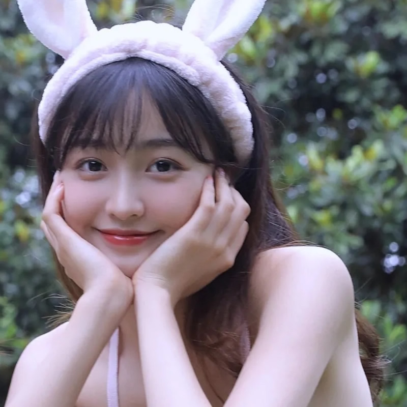 温柔干净且惊艳的头像女