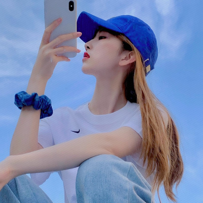 2025甜美女人微信头像图片