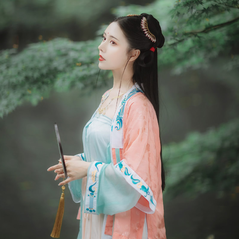 温柔干净且惊艳的头像女