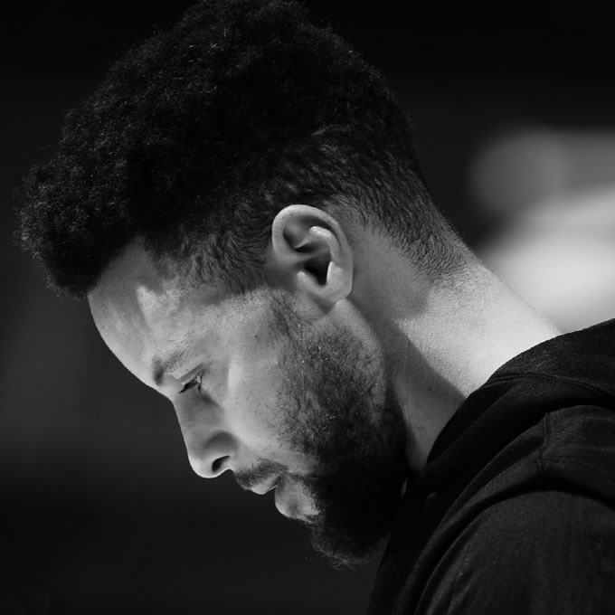 NBA库里头像图片