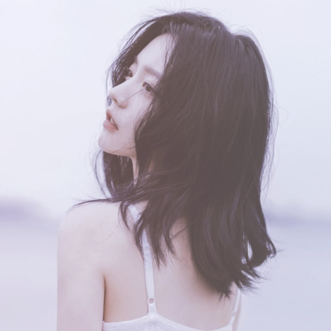 唯美真人女头像背影
