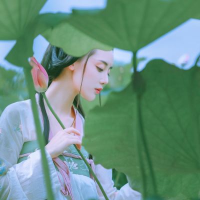 温柔干净且惊艳的头像女
