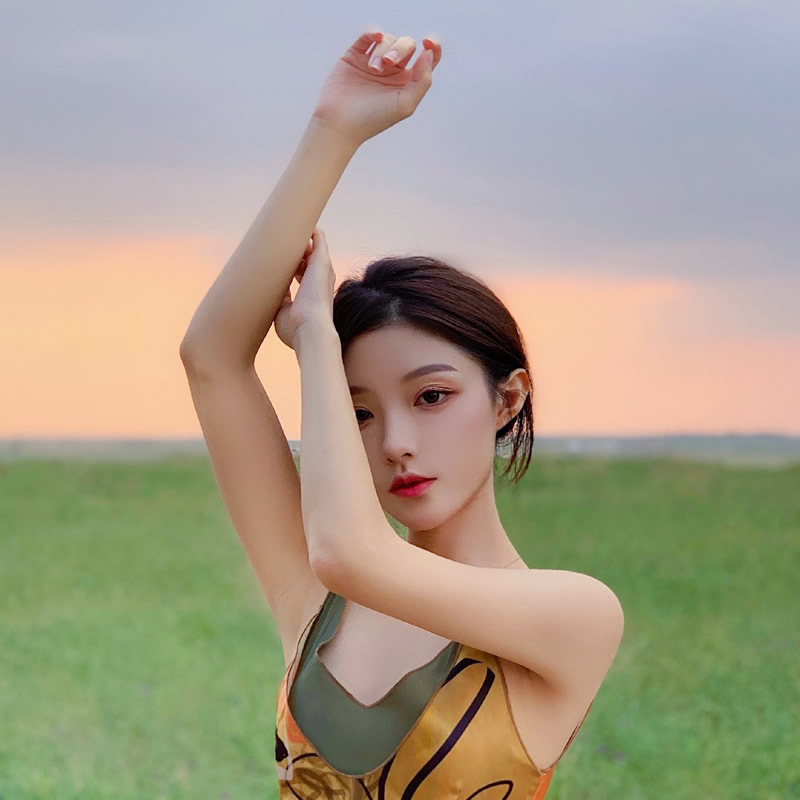温柔干净且惊艳的头像女