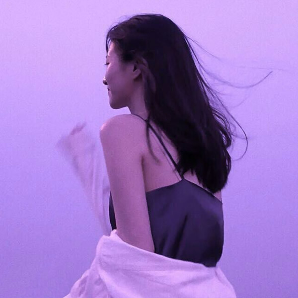 唯美真人女头像背影