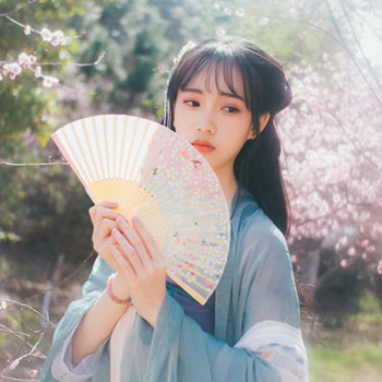 温柔干净且惊艳的头像女