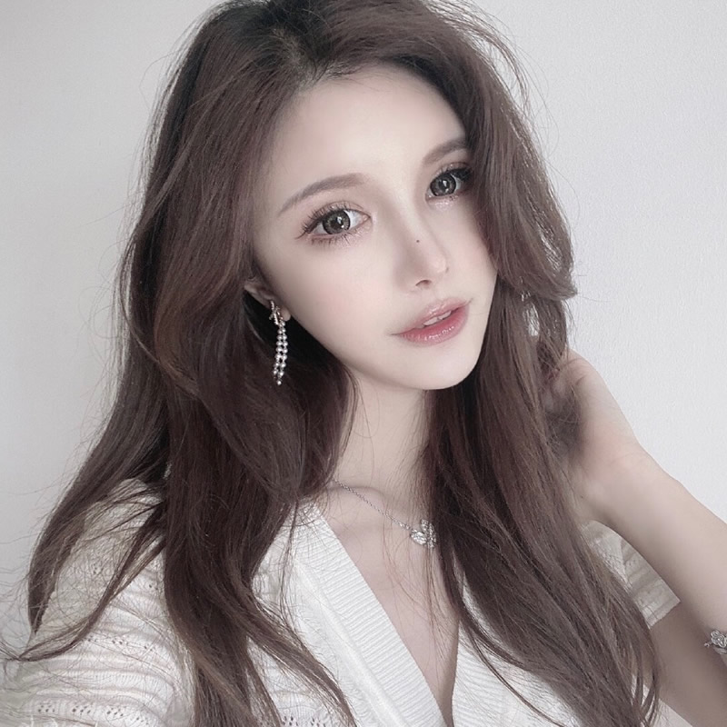 2025微信头像女生简单大方图片