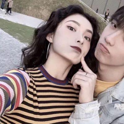 青春靓丽型情侣头像