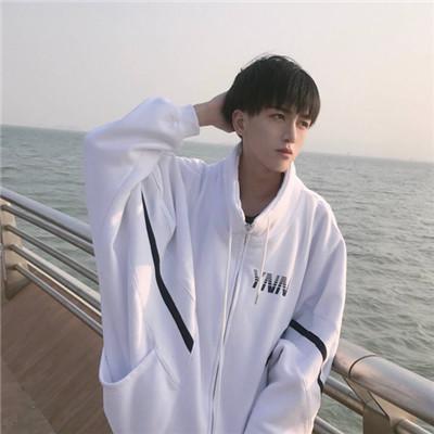 2025低调情侣头像一男一女分开两张真人