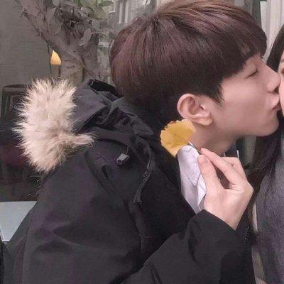 微信情侣头像一人一张真人单张图片